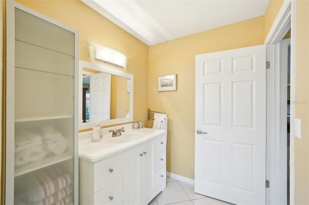 Active With Contract: $219,900 (2 beds, 2 baths, 1516 Square Feet)