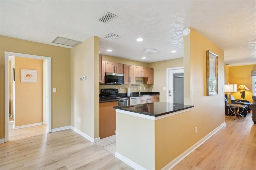 Active With Contract: $219,900 (2 beds, 2 baths, 1516 Square Feet)