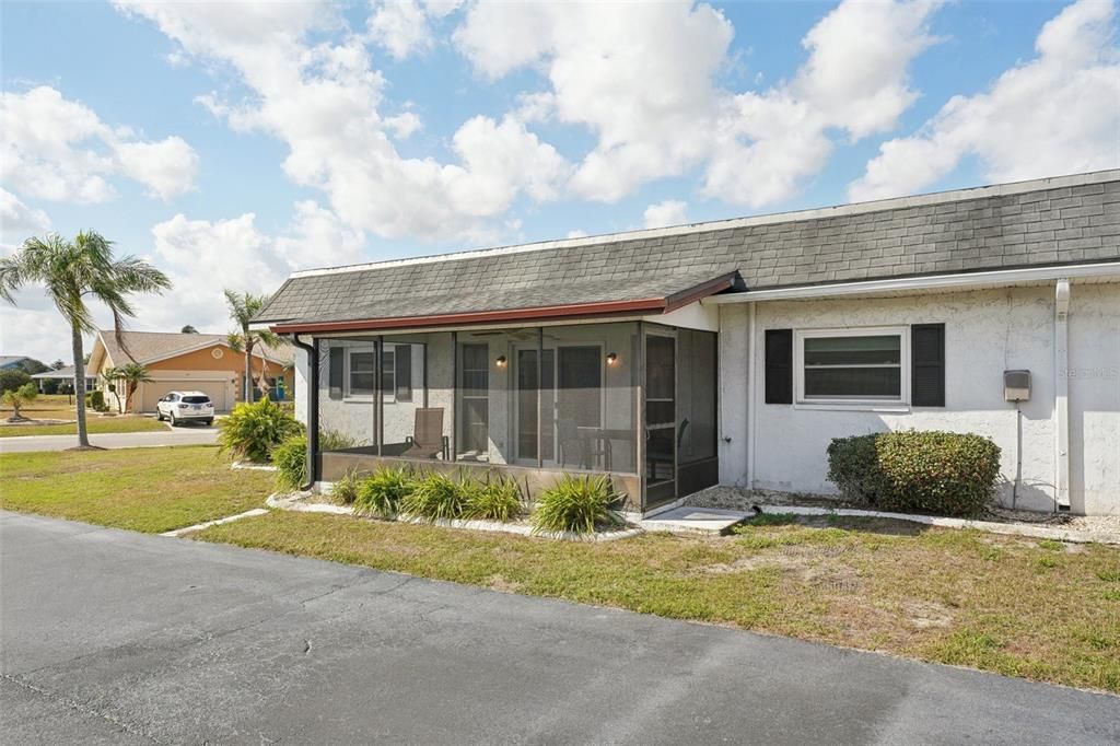 Active With Contract: $219,900 (2 beds, 2 baths, 1516 Square Feet)