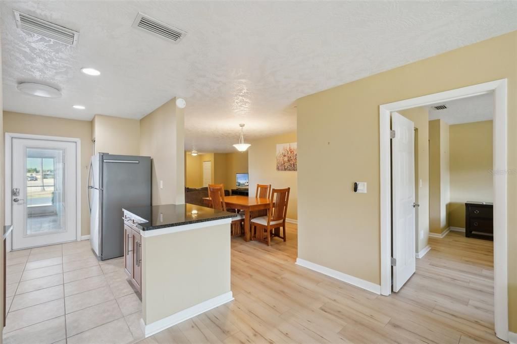 Active With Contract: $219,900 (2 beds, 2 baths, 1516 Square Feet)
