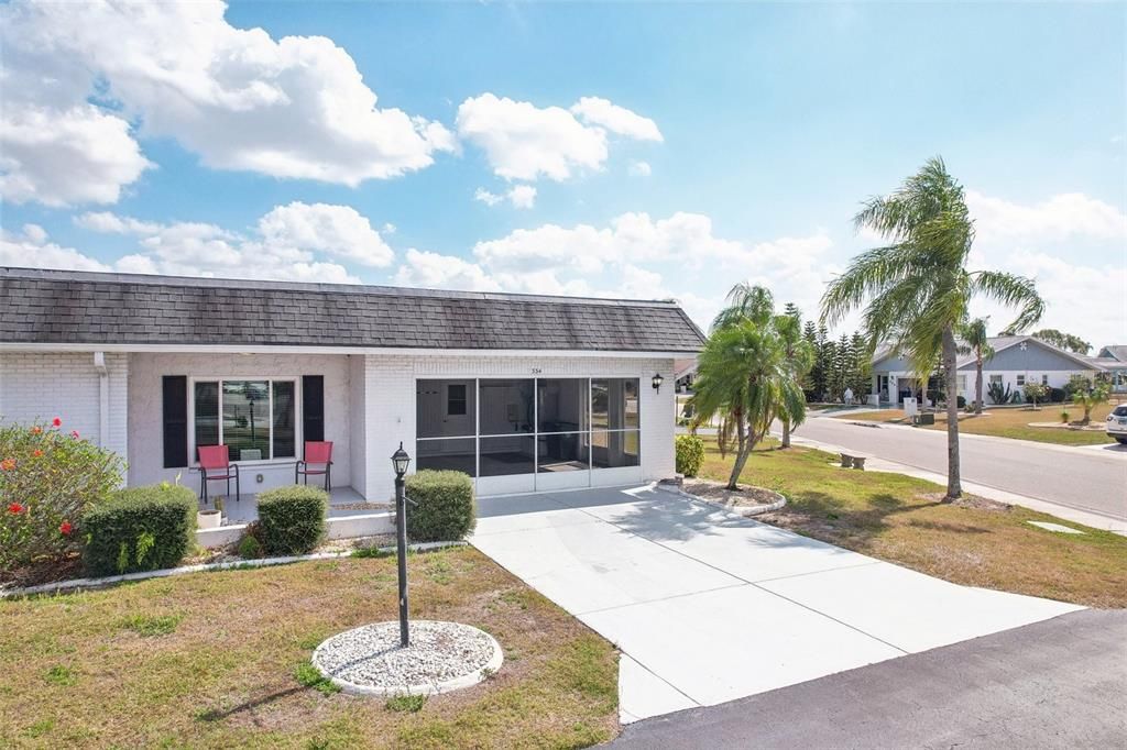 Active With Contract: $219,900 (2 beds, 2 baths, 1516 Square Feet)