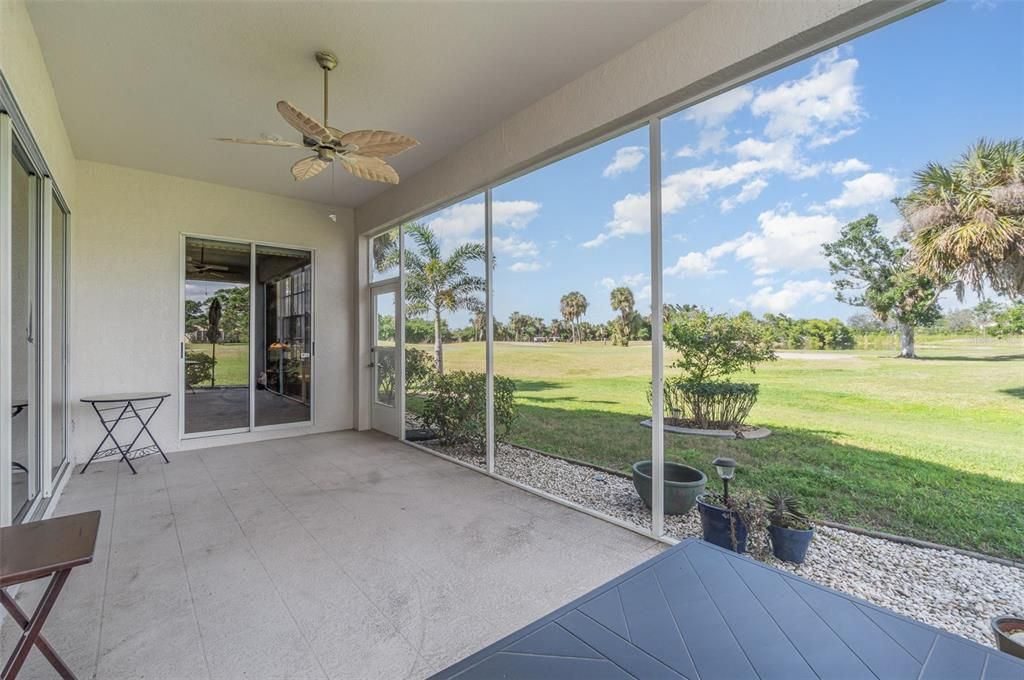 Под контрактом: $245,000 (2 спален, 2 ванн, 1390 Квадратных фут)