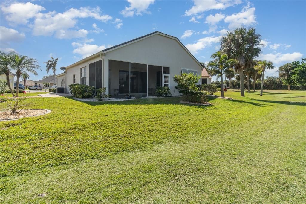 Под контрактом: $245,000 (2 спален, 2 ванн, 1390 Квадратных фут)