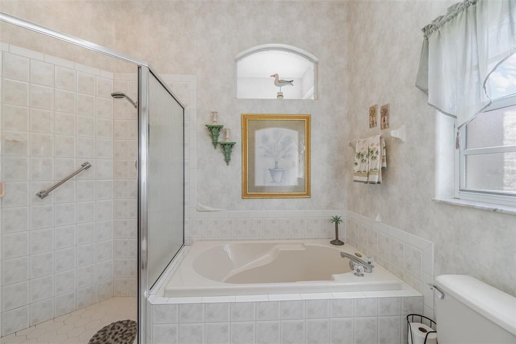 Под контрактом: $245,000 (2 спален, 2 ванн, 1390 Квадратных фут)