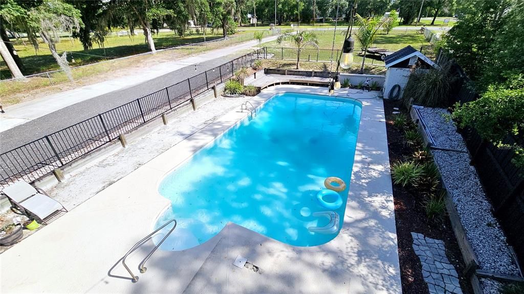 For Sale: $565,000 (4 beds, 3 baths, 4084 Square Feet)