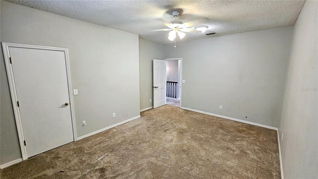 For Sale: $565,000 (4 beds, 3 baths, 4084 Square Feet)