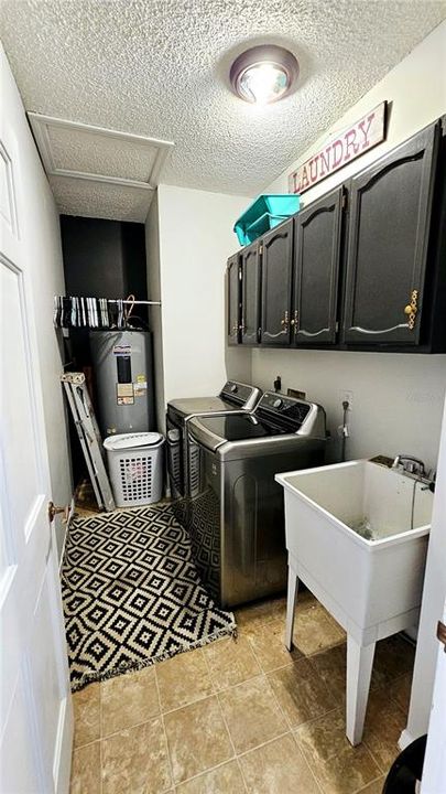 For Sale: $565,000 (4 beds, 3 baths, 4084 Square Feet)