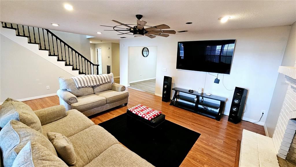 For Sale: $565,000 (4 beds, 3 baths, 4084 Square Feet)