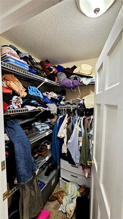 For Sale: $565,000 (4 beds, 3 baths, 4084 Square Feet)