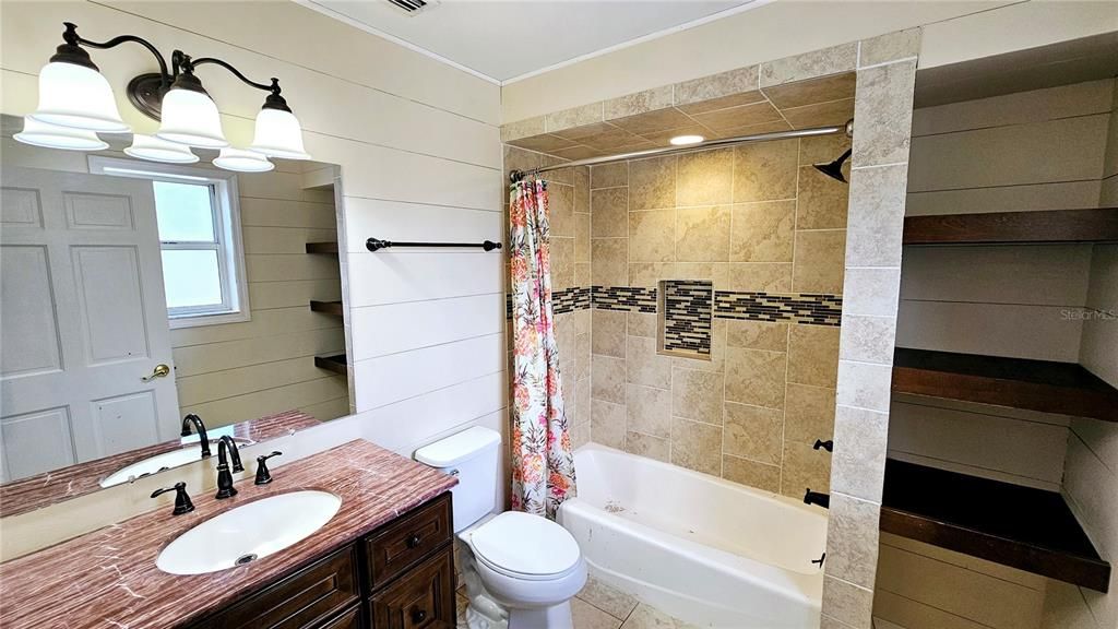 For Sale: $565,000 (4 beds, 3 baths, 4084 Square Feet)