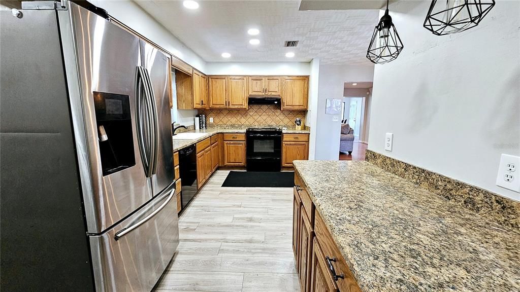 For Sale: $565,000 (4 beds, 3 baths, 4084 Square Feet)