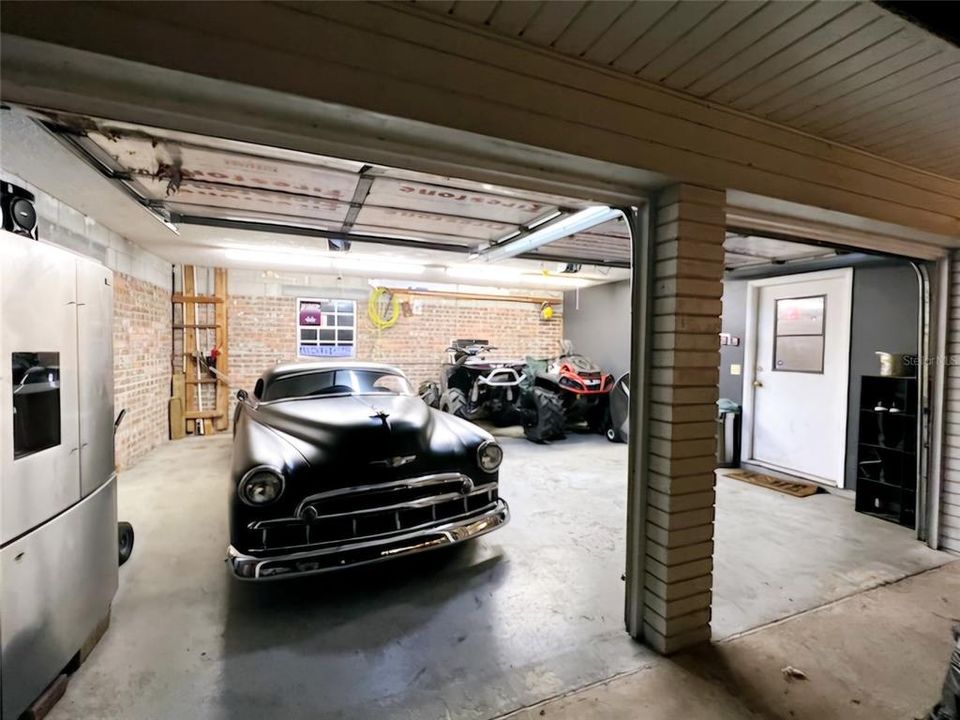 For Sale: $565,000 (4 beds, 3 baths, 4084 Square Feet)