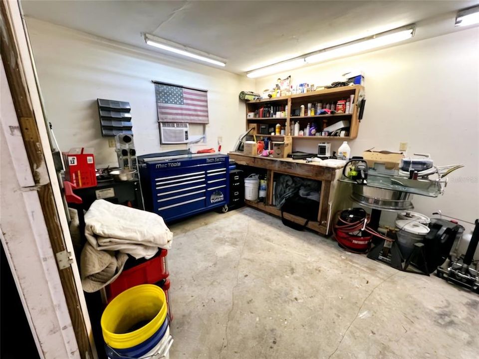 For Sale: $565,000 (4 beds, 3 baths, 4084 Square Feet)