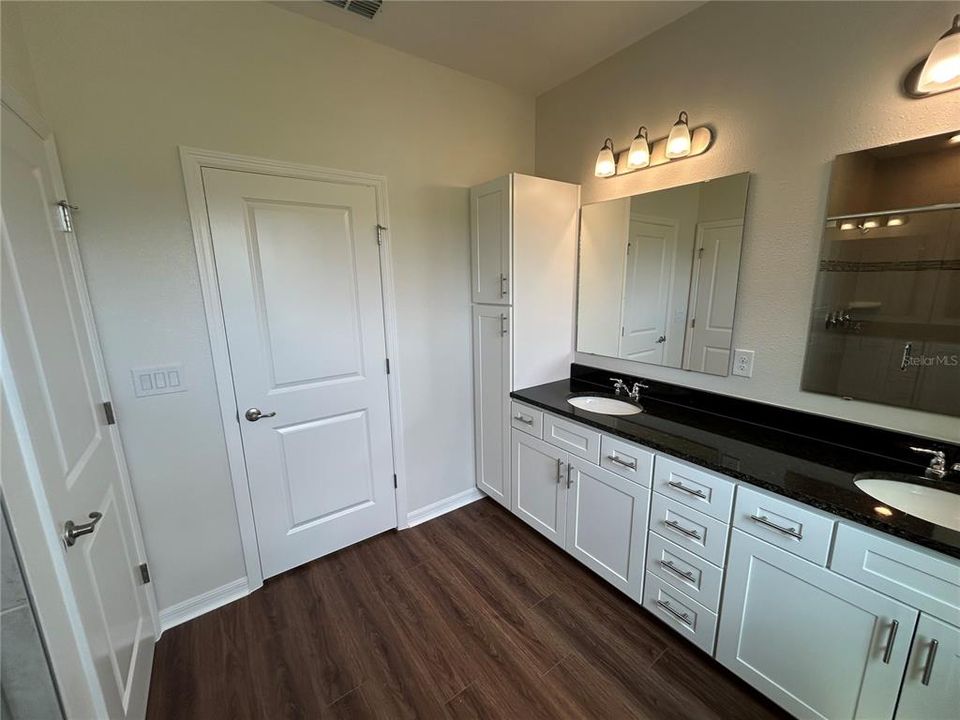 En Venta: $499,900 (3 camas, 2 baños, 2044 Pies cuadrados)