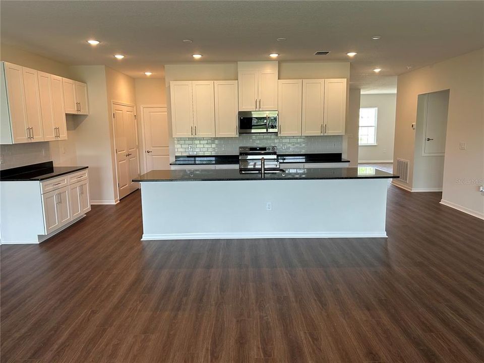 En Venta: $499,900 (3 camas, 2 baños, 2044 Pies cuadrados)