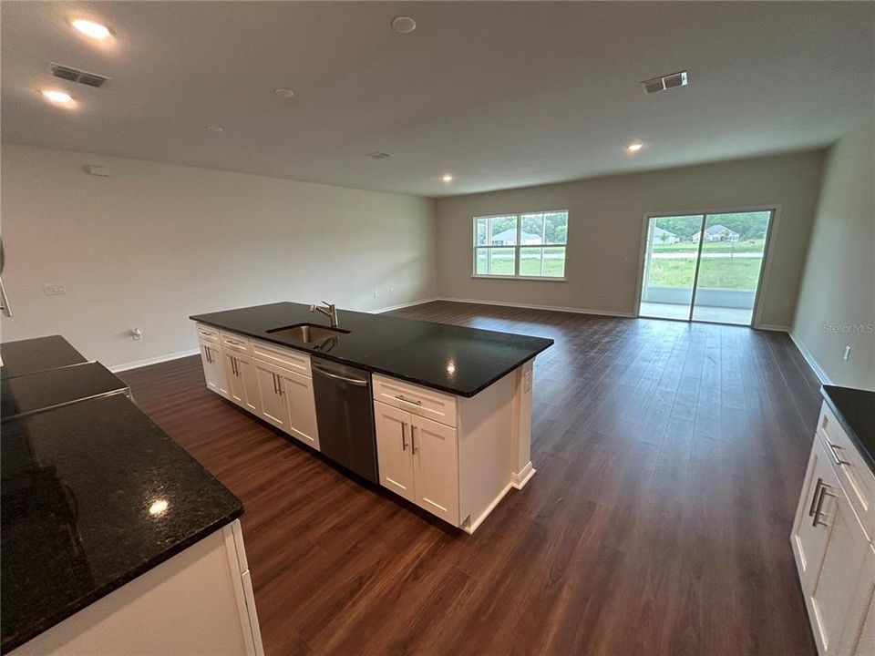 En Venta: $499,900 (3 camas, 2 baños, 2044 Pies cuadrados)