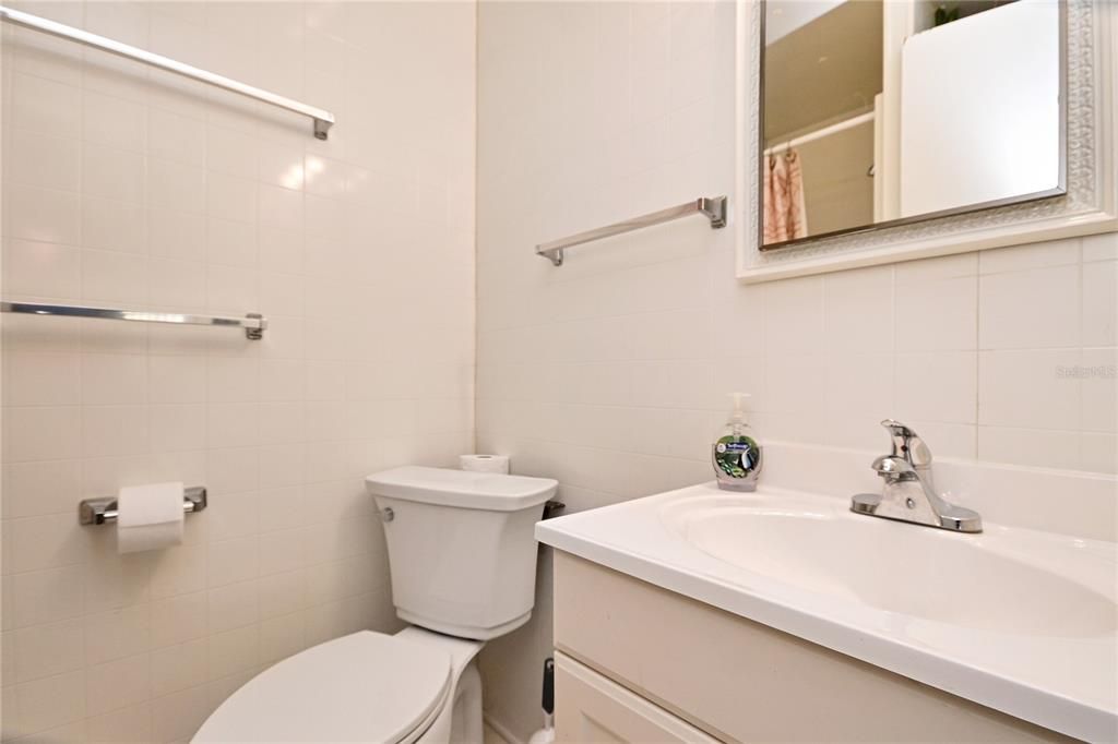 Под контрактом: $140,000 (2 спален, 2 ванн, 1052 Квадратных фут)