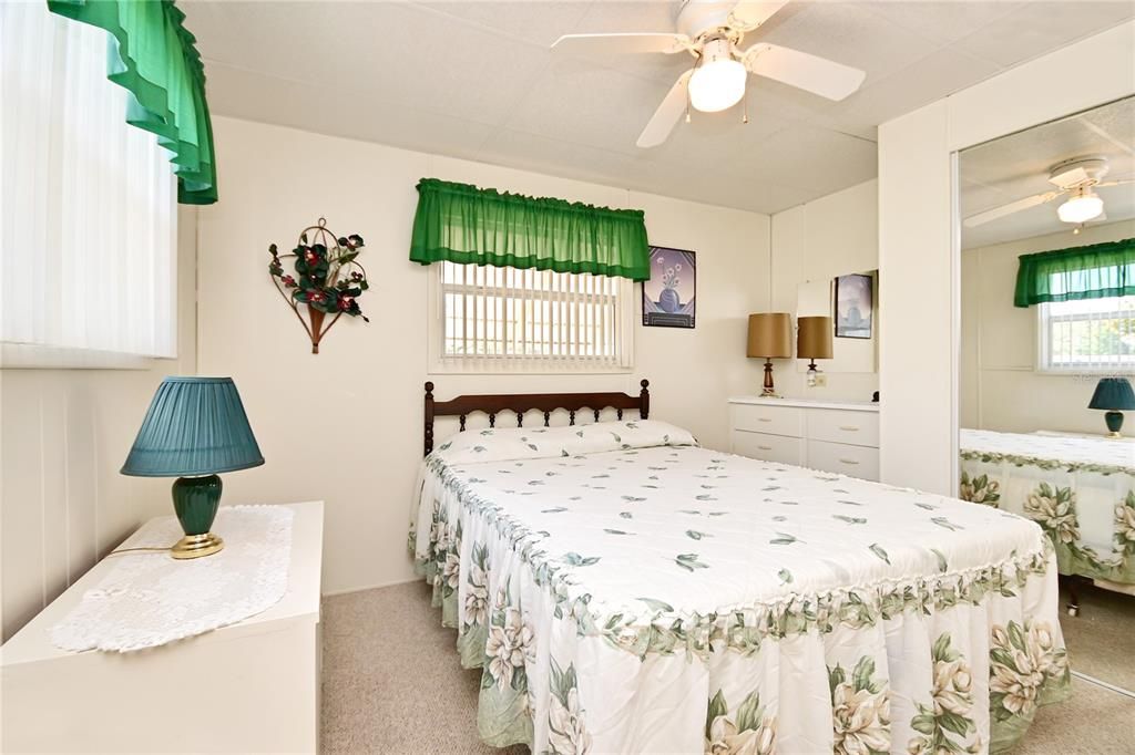 Под контрактом: $140,000 (2 спален, 2 ванн, 1052 Квадратных фут)