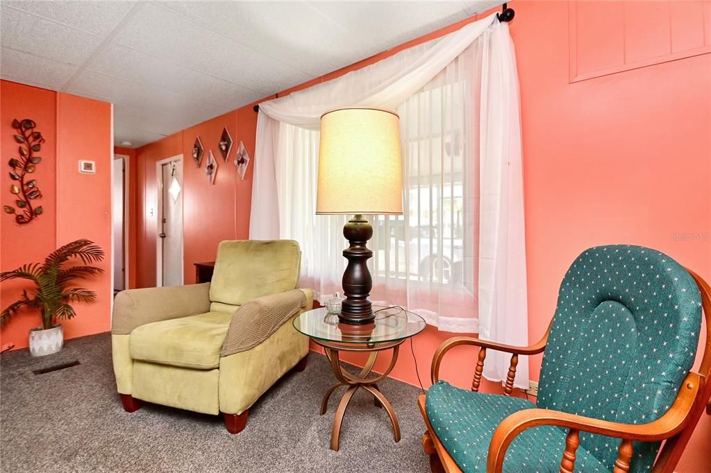 Под контрактом: $140,000 (2 спален, 2 ванн, 1052 Квадратных фут)