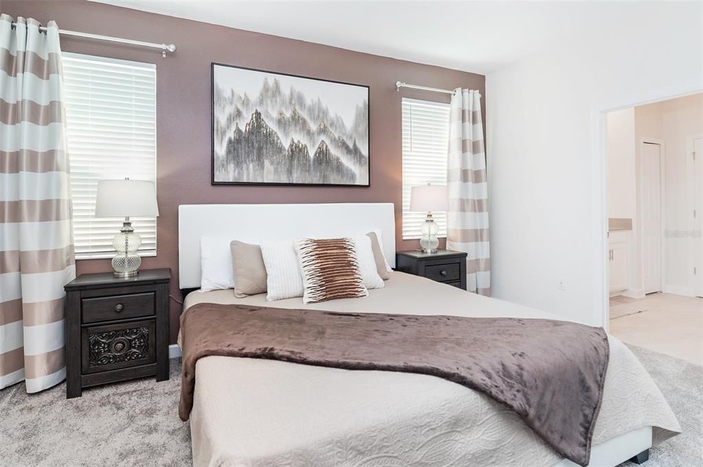 Под контрактом: $899,000 (8 спален, 5 ванн, 4289 Квадратных фут)