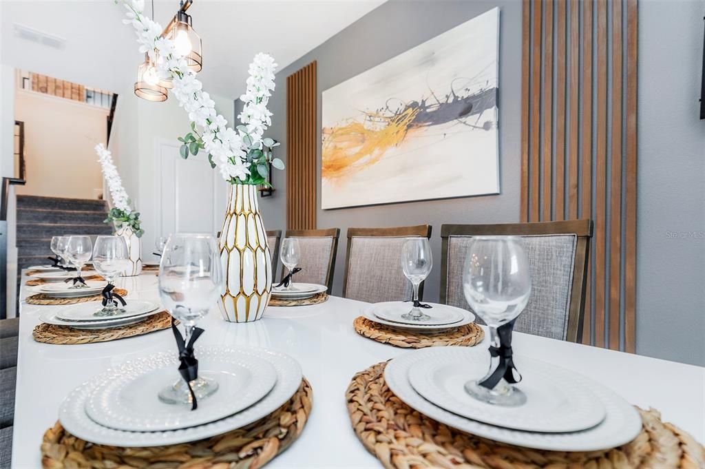 Под контрактом: $899,000 (8 спален, 5 ванн, 4289 Квадратных фут)