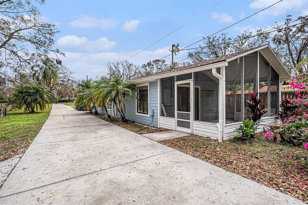 Activo con contrato: $535,000 (5 camas, 4 baños, 2362 Pies cuadrados)