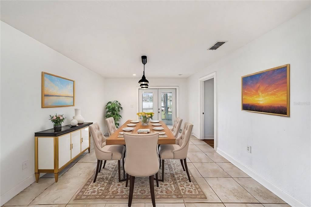 Activo con contrato: $535,000 (5 camas, 4 baños, 2362 Pies cuadrados)