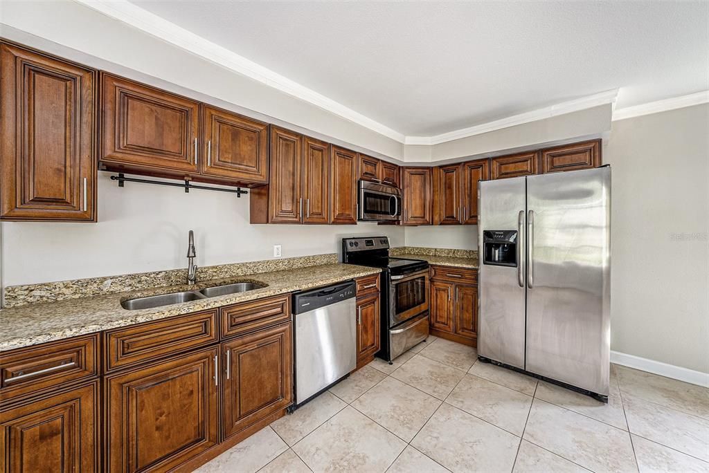 Activo con contrato: $535,000 (5 camas, 4 baños, 2362 Pies cuadrados)