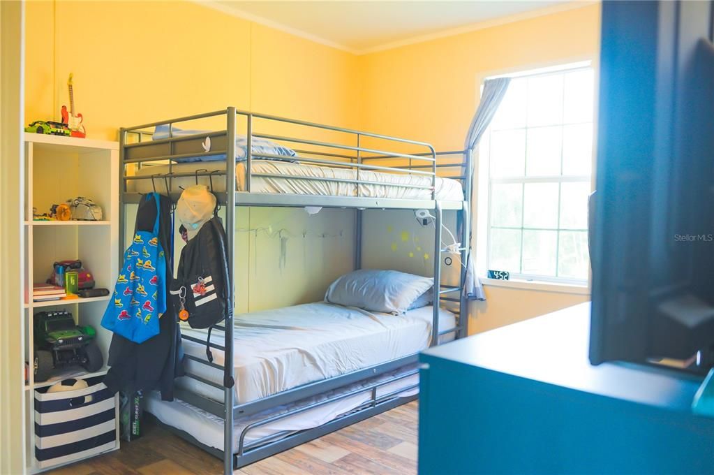 For Sale: $3,500,000 (3 beds, 2 baths, 1188 Square Feet)