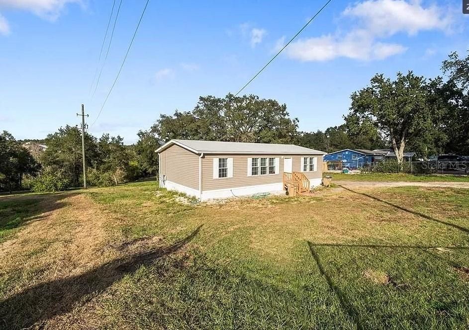 For Sale: $3,500,000 (3 beds, 2 baths, 1188 Square Feet)