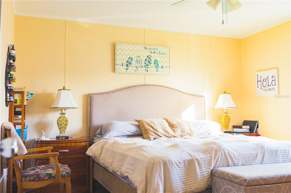 For Sale: $3,500,000 (3 beds, 2 baths, 1188 Square Feet)