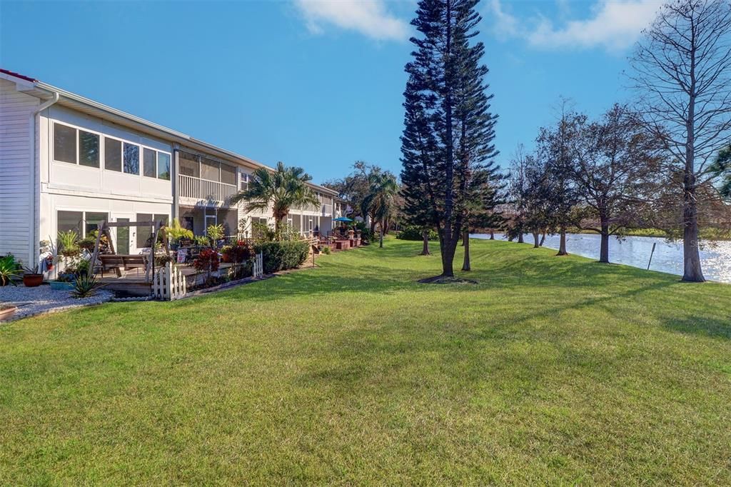 For Sale: $309,900 (2 beds, 2 baths, 1120 Square Feet)