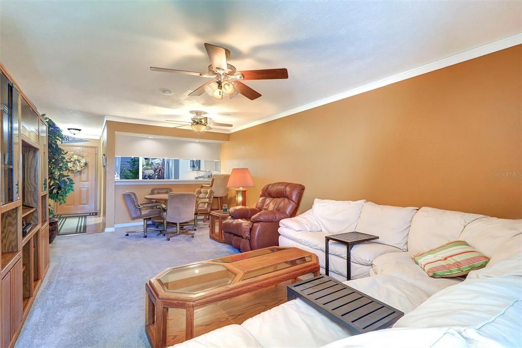 For Sale: $309,900 (2 beds, 2 baths, 1120 Square Feet)