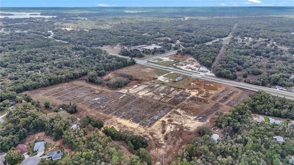 На продажу: $1,600,000 (4.94 acres)