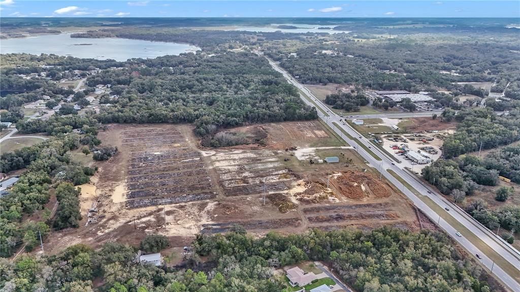 На продажу: $1,600,000 (4.94 acres)