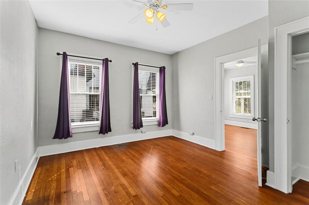 For Sale: $965,000 (6 beds, 4 baths, 3202 Square Feet)