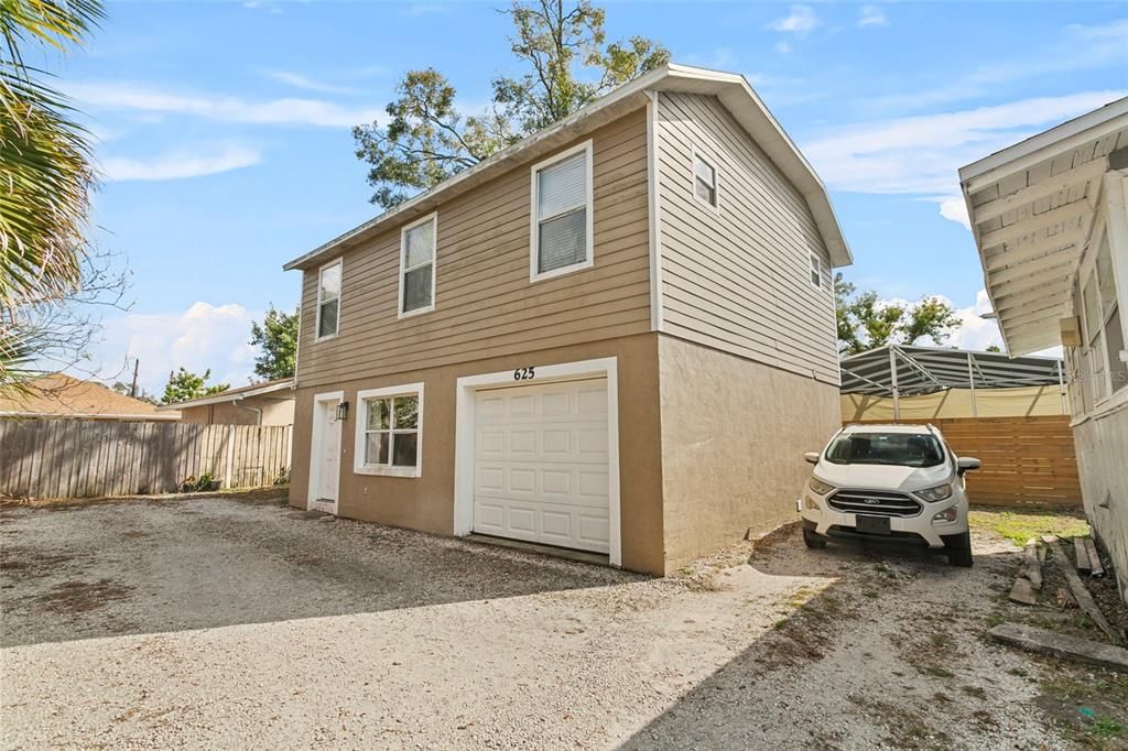 For Sale: $965,000 (6 beds, 4 baths, 3202 Square Feet)