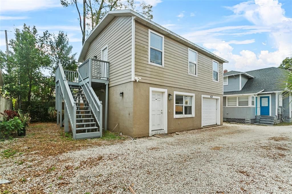 For Sale: $965,000 (6 beds, 4 baths, 3202 Square Feet)