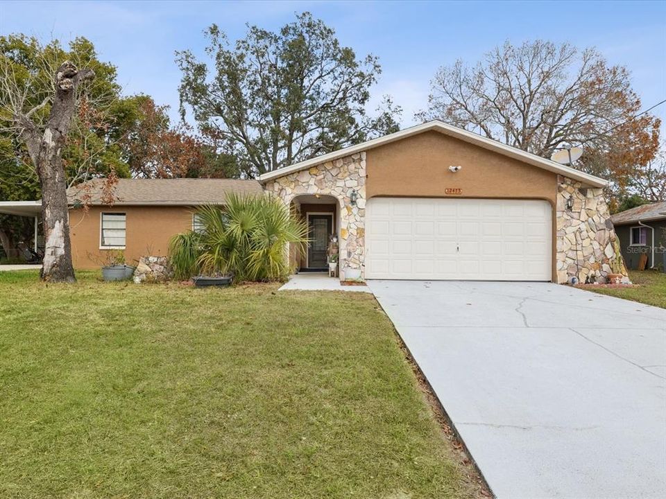 Recently Sold: $275,000 (2 beds, 2 baths, 1389 Square Feet)