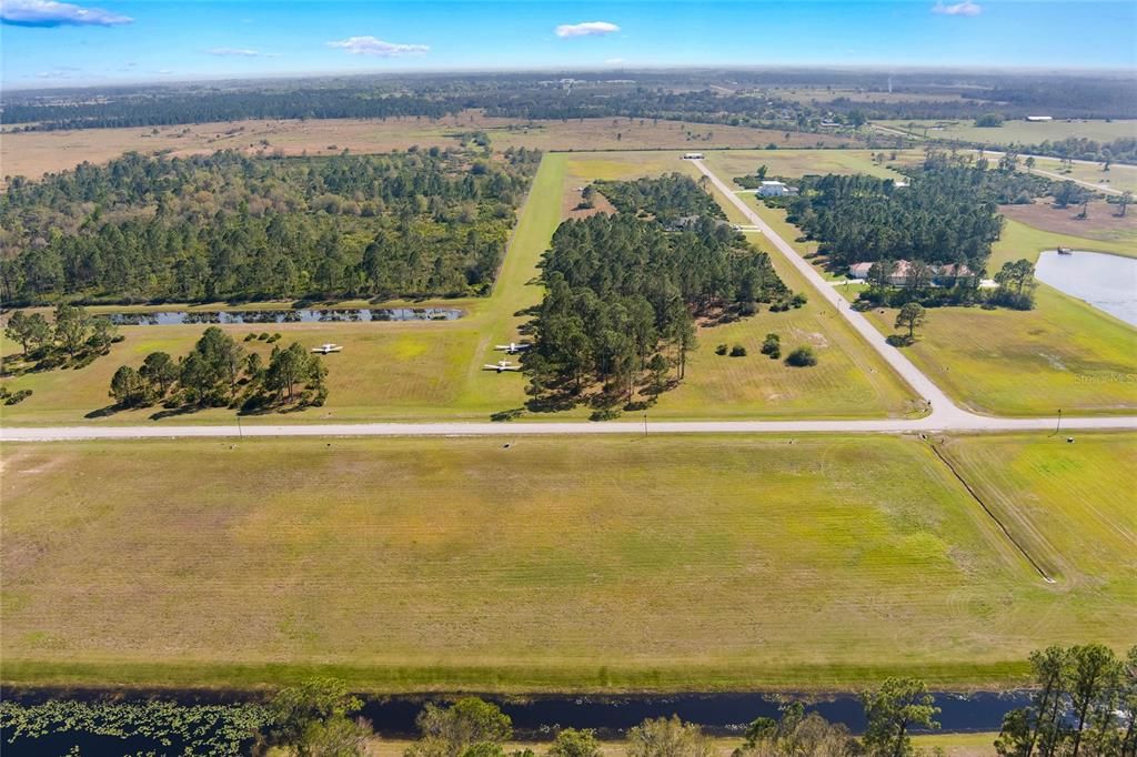 На продажу: $165,000 (0.91 acres)