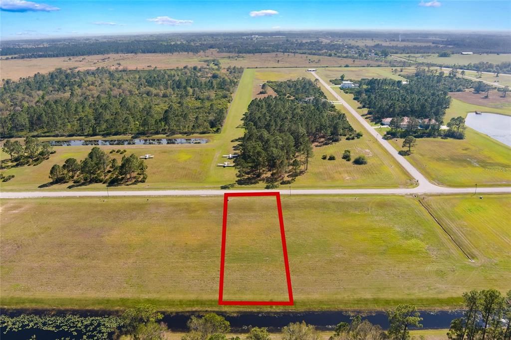 На продажу: $165,000 (0.91 acres)