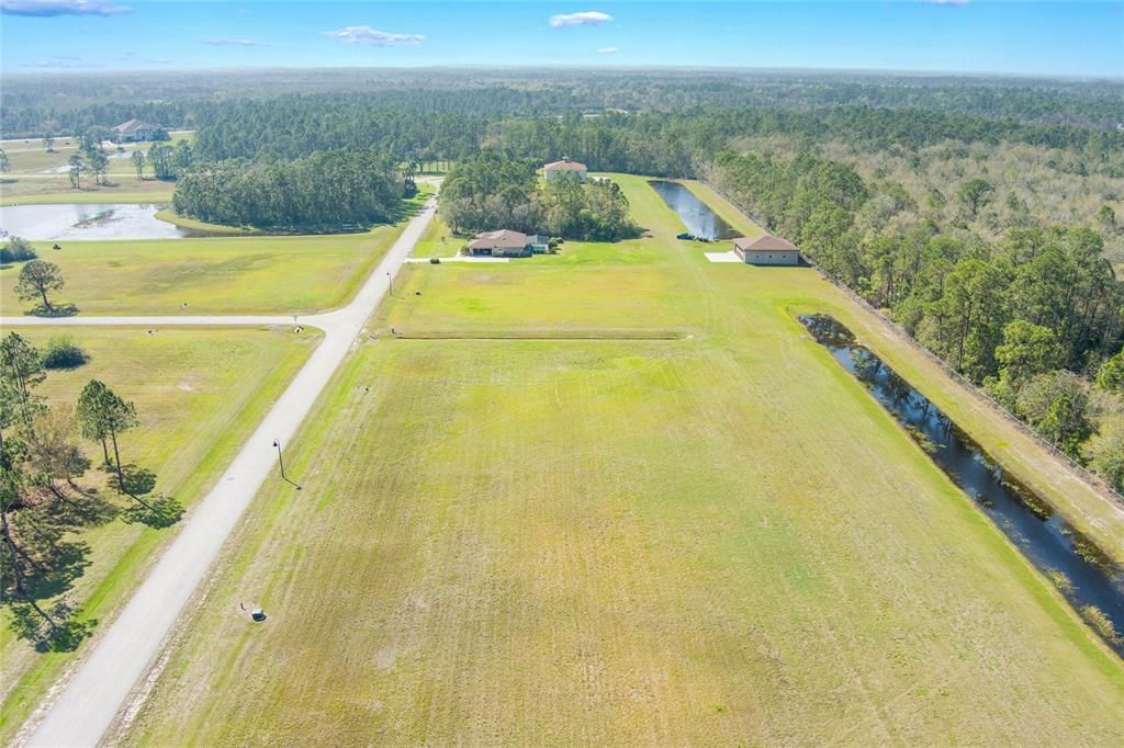 На продажу: $165,000 (0.91 acres)