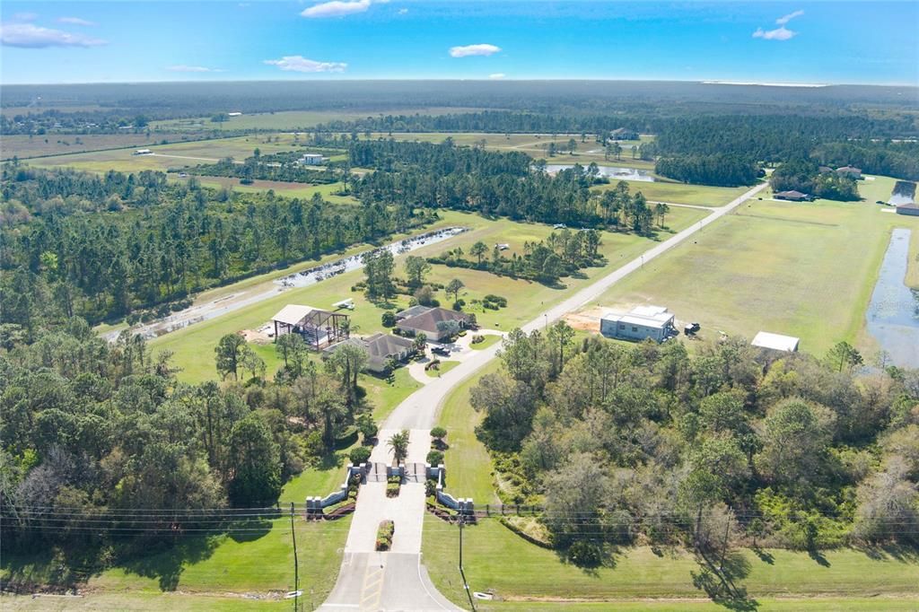 На продажу: $165,000 (0.91 acres)
