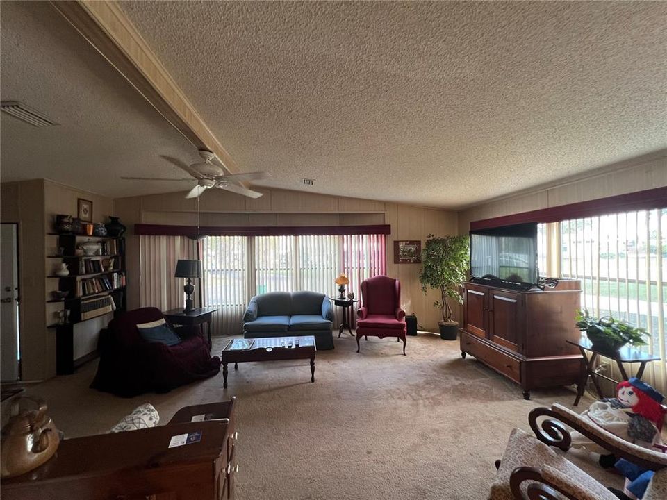 待售: $119,500 (2 贝兹, 2 浴室, 1352 平方英尺)