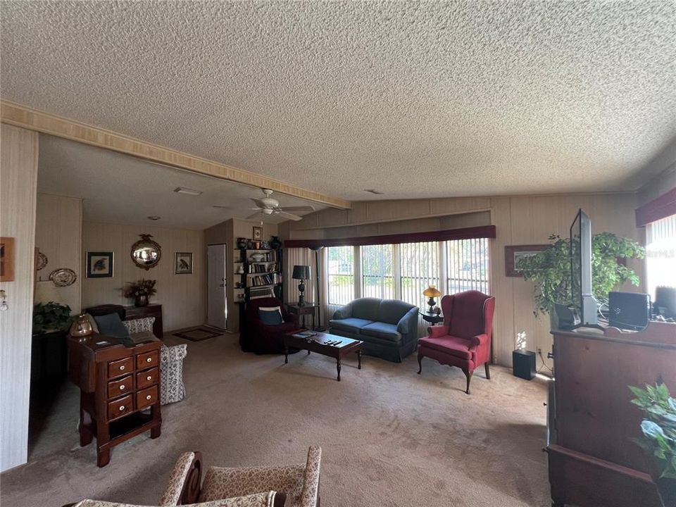 待售: $119,500 (2 贝兹, 2 浴室, 1352 平方英尺)