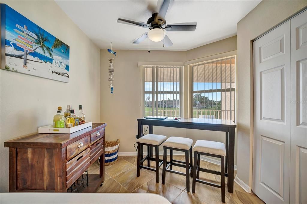 待售: $284,500 (3 贝兹, 2 浴室, 1298 平方英尺)