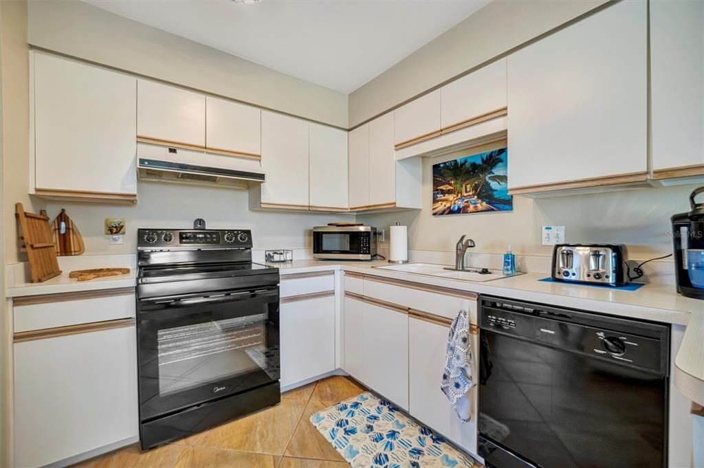 待售: $284,500 (3 贝兹, 2 浴室, 1298 平方英尺)