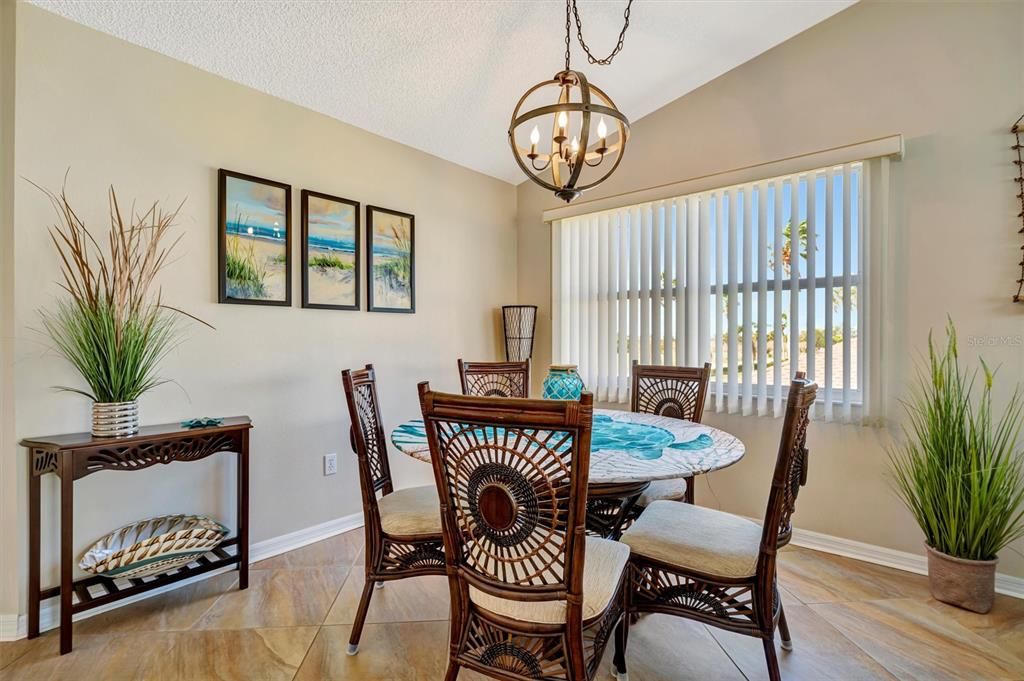 待售: $284,500 (3 贝兹, 2 浴室, 1298 平方英尺)