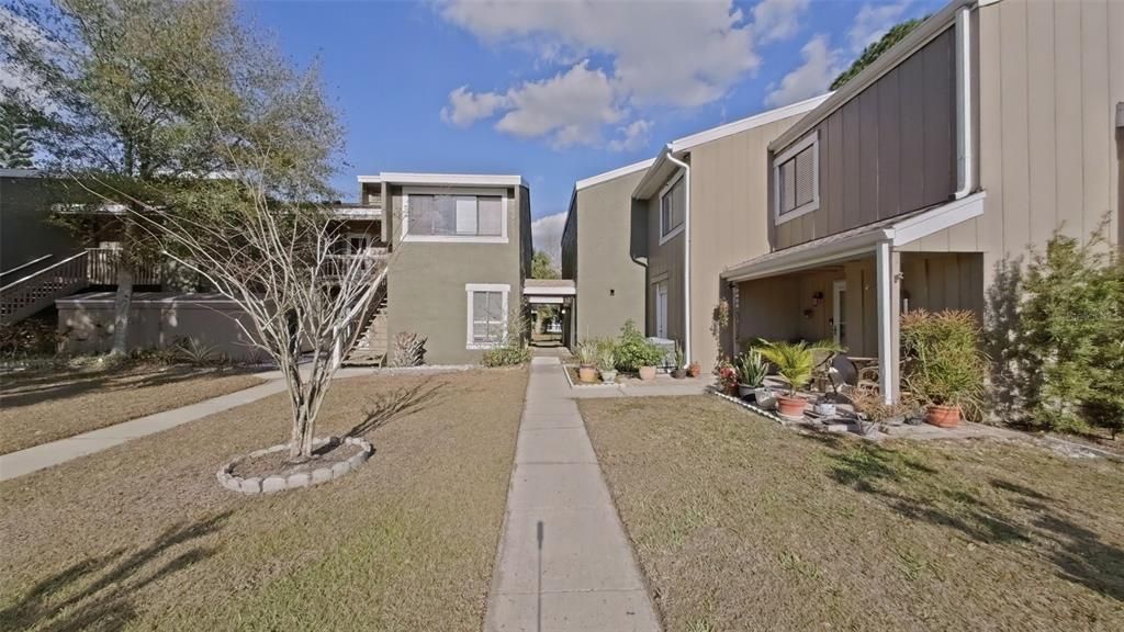 Recently Rented: $1,450 (1 beds, 1 baths, 918 Square Feet)