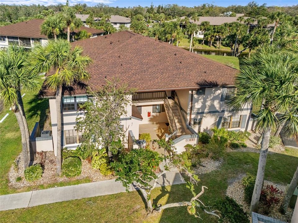 For Sale: $139,900 (2 beds, 2 baths, 899 Square Feet)